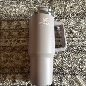 Stanley Classic Travel Mug - Light Gray